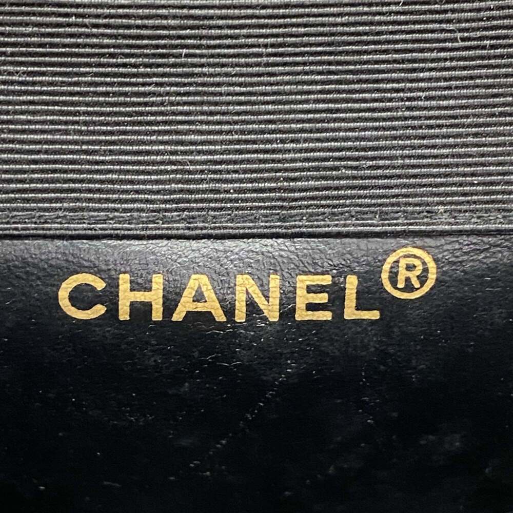 CHANEL Black Shoulder Bag - Picture 5 of 11